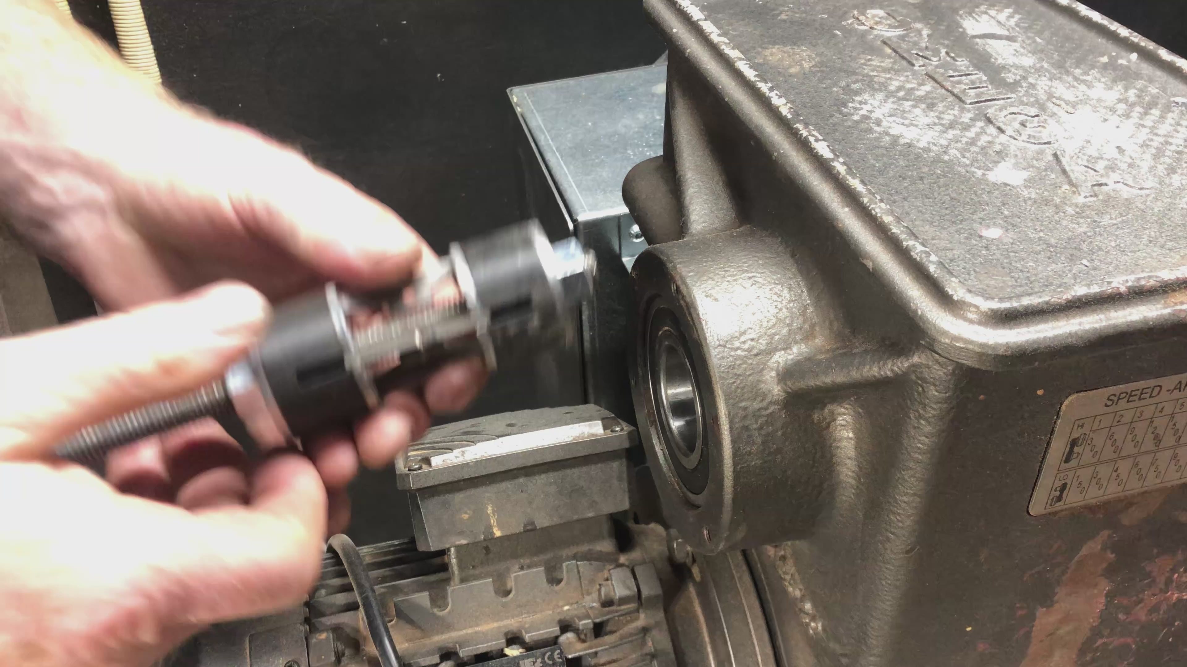 Stubby Back Bearing Puller